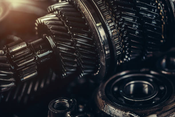 What is the difference between synthetic gear oil and mineral gear oil?